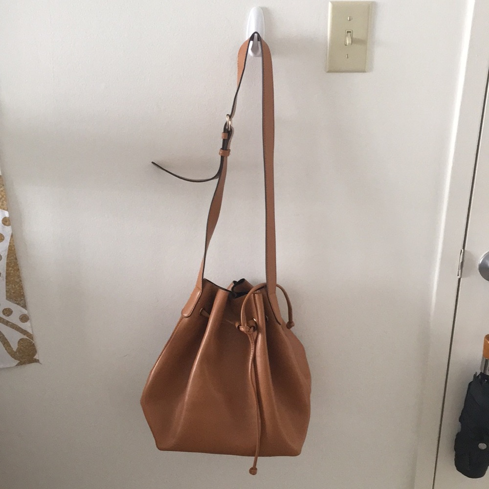 Ran bucket bag